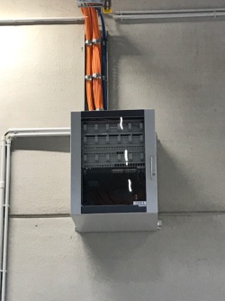 Datennetzwerktechnik - kleiner EDV-Schrank